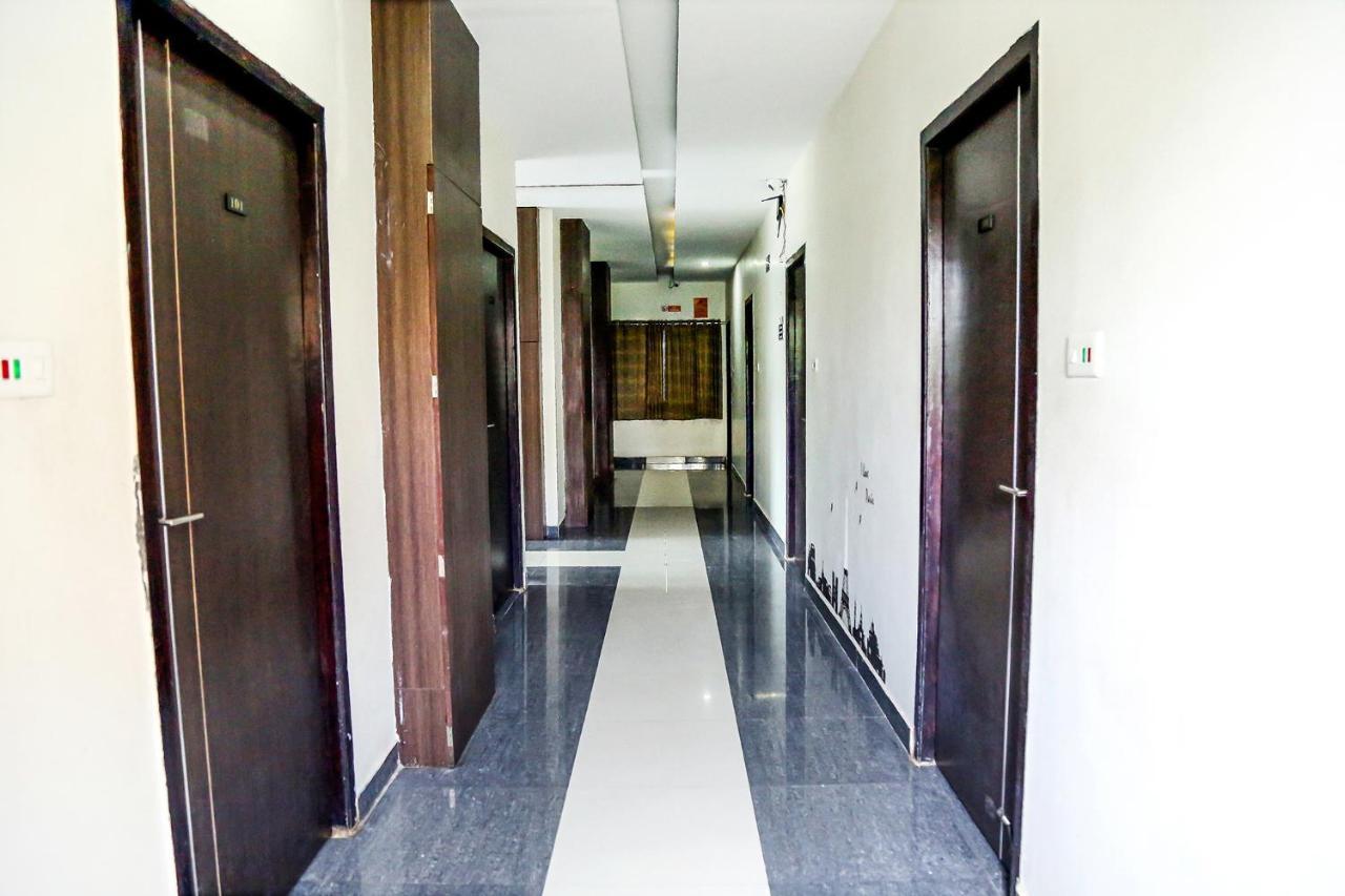 Fabexpress Essvee Mg Road Vijayawada Hotel Exterior photo